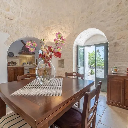 Willa Trullo Porpora -